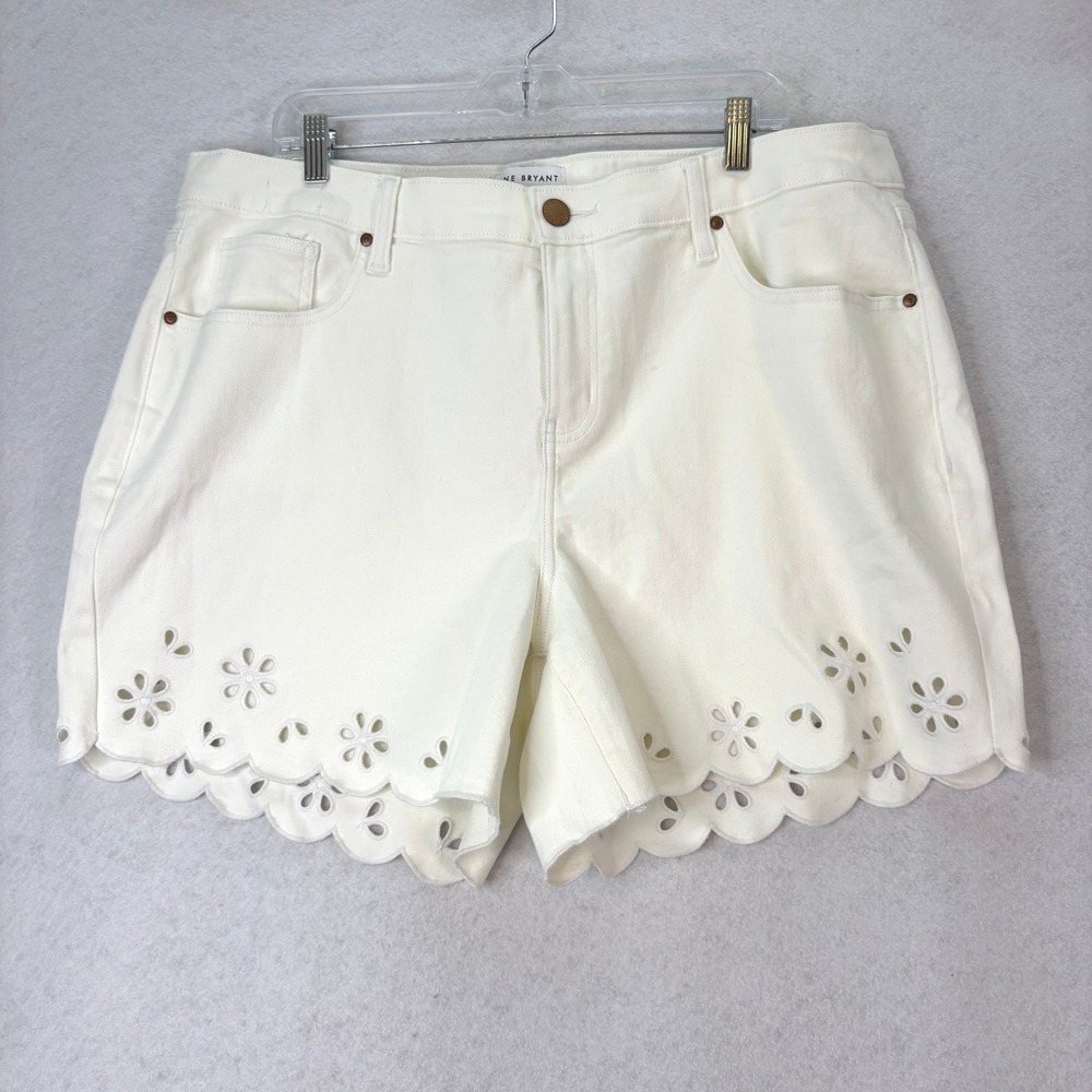 Lane Bryant White Eyelet Scalloped Midi Boyfriend Shorts Womens 18 Coquette Boho